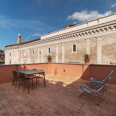 Apartment With Terrace In Via Del Pellegrino - FromhometoRom Eksteriør billede