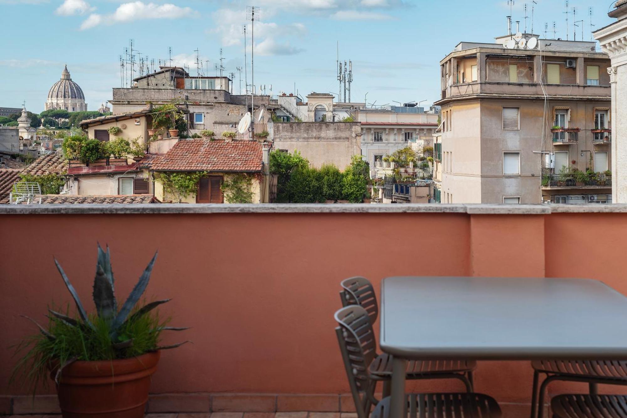Apartment With Terrace In Via Del Pellegrino - FromhometoRom Eksteriør billede